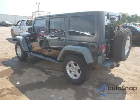 2013 Jeep Wrangler Unlimited Sport z USA, uszkodzony, nr VIN 1C4BJWDG1DL577527